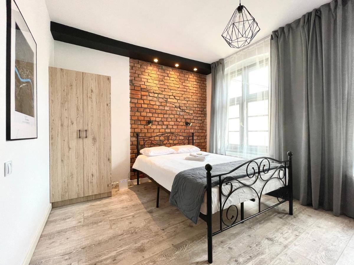 Copernicus Street Apartment - Broken Flowers And Twin Peaks Торунь Екстер'єр фото