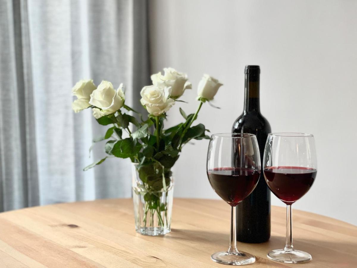 Copernicus Street Apartment - Broken Flowers And Twin Peaks Торунь Екстер'єр фото