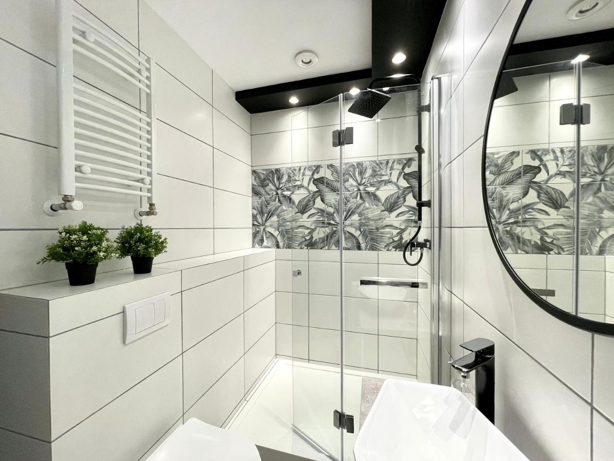 Copernicus Street Apartment - Broken Flowers And Twin Peaks Торунь Екстер'єр фото