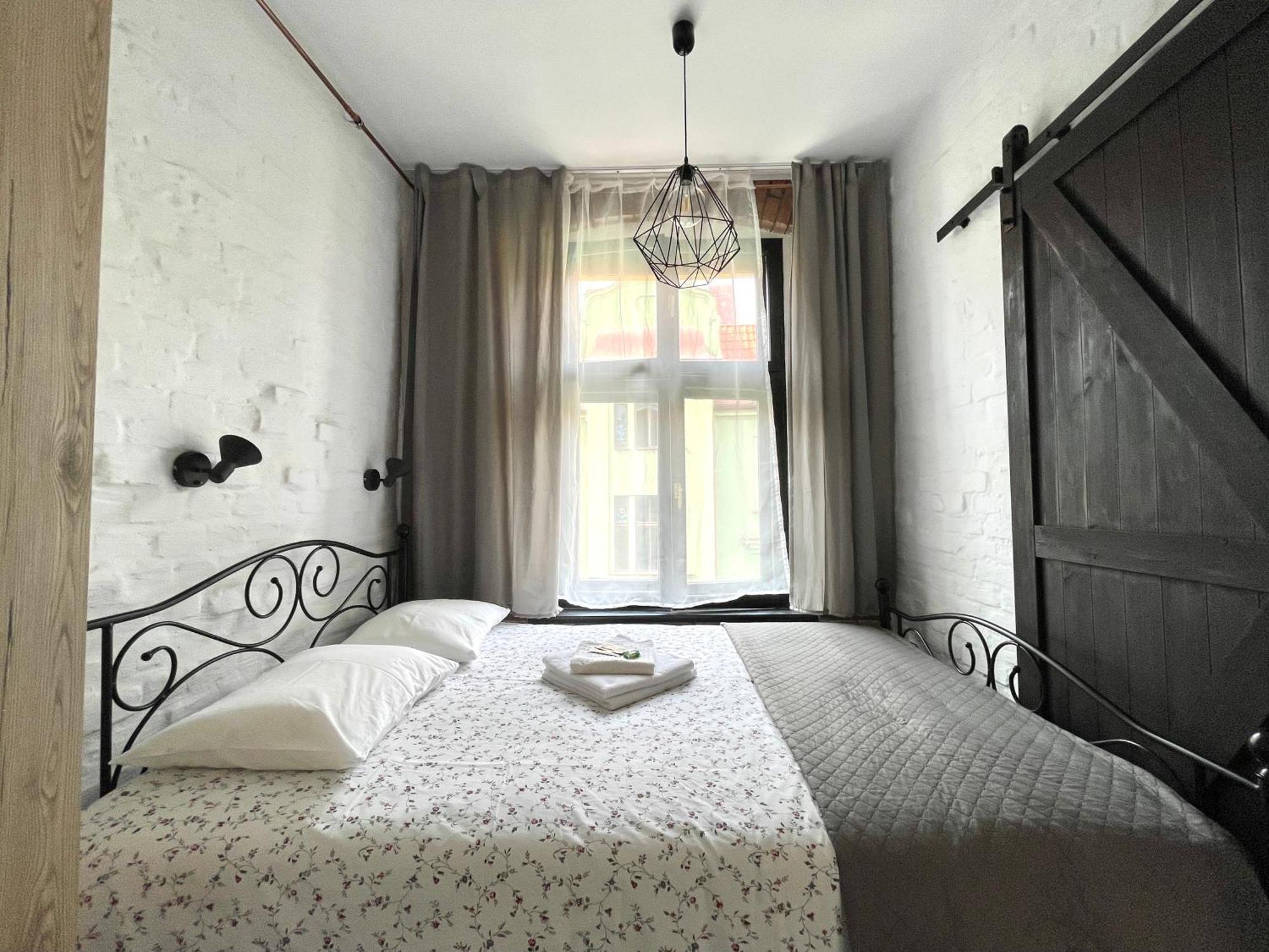 Copernicus Street Apartment - Broken Flowers And Twin Peaks Торунь Екстер'єр фото