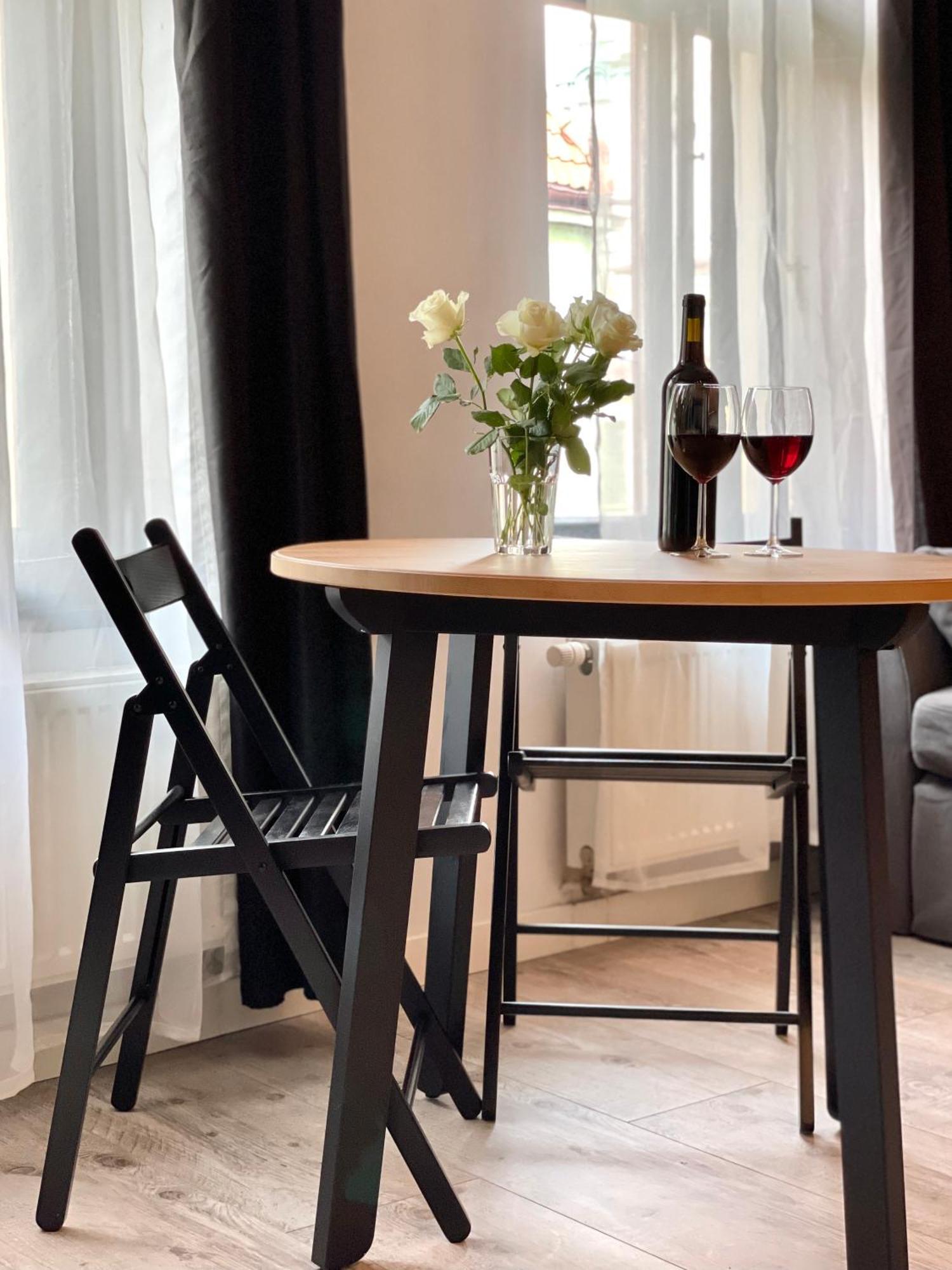 Copernicus Street Apartment - Broken Flowers And Twin Peaks Торунь Екстер'єр фото