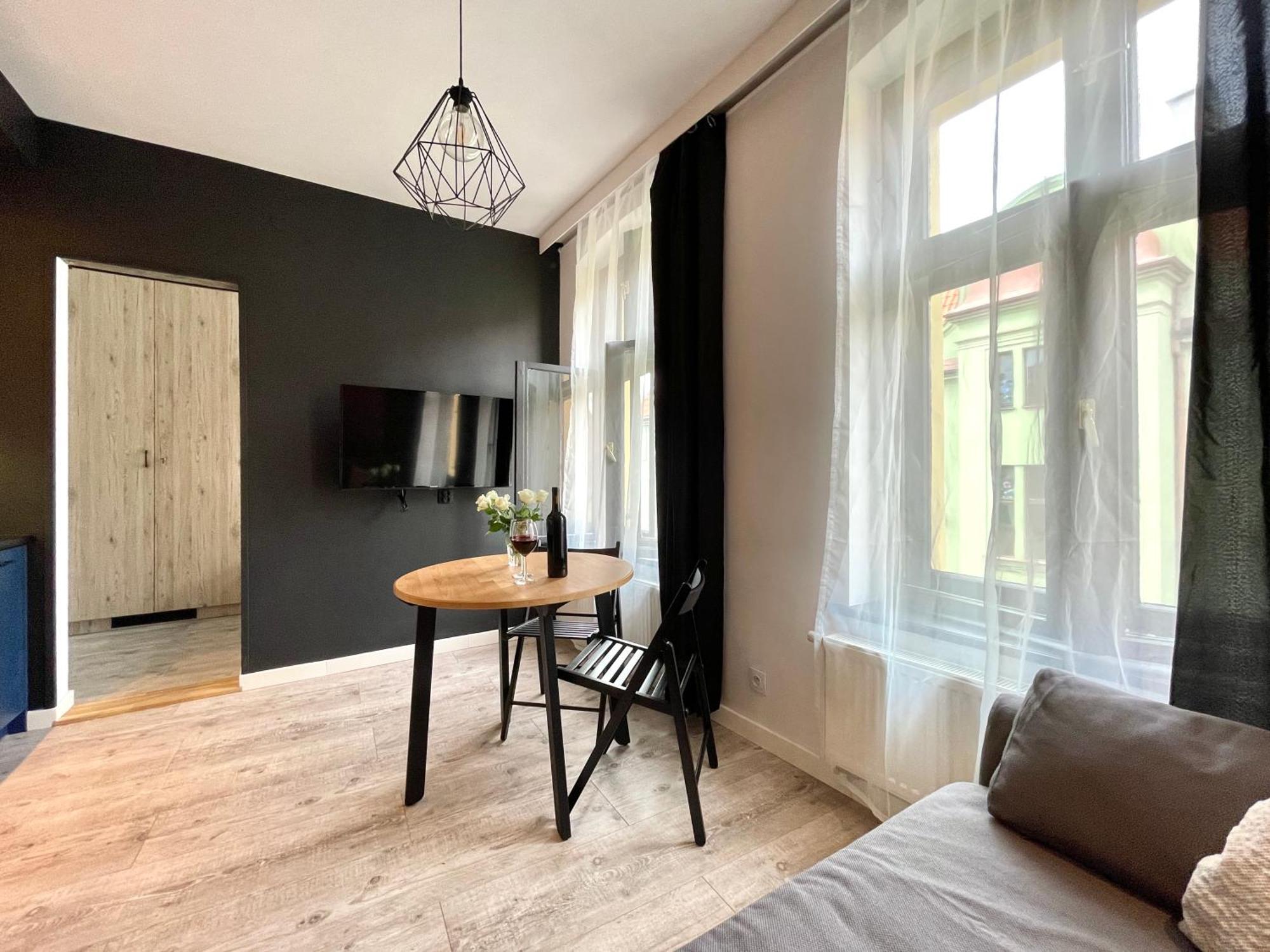 Copernicus Street Apartment - Broken Flowers And Twin Peaks Торунь Екстер'єр фото