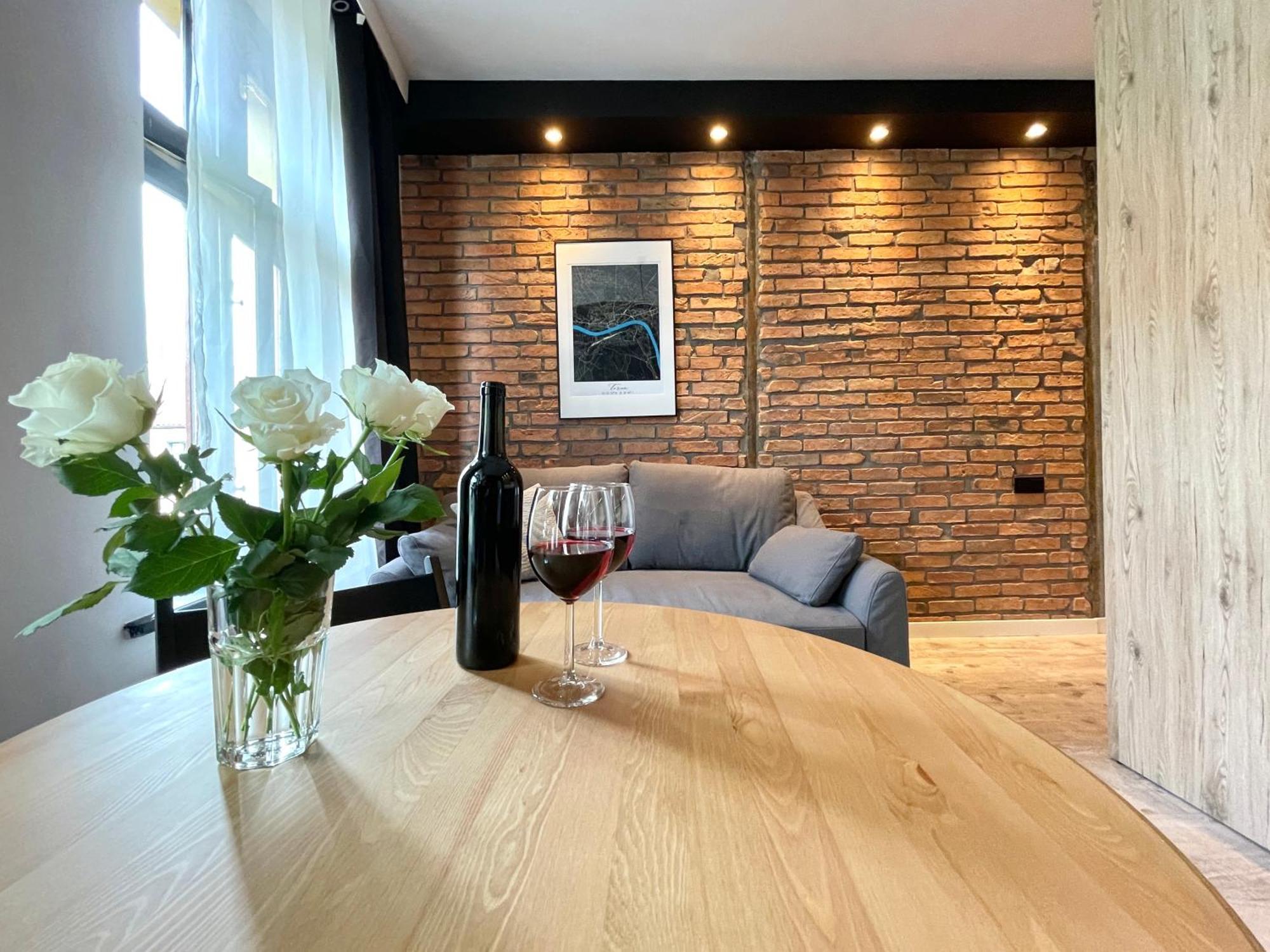 Copernicus Street Apartment - Broken Flowers And Twin Peaks Торунь Екстер'єр фото