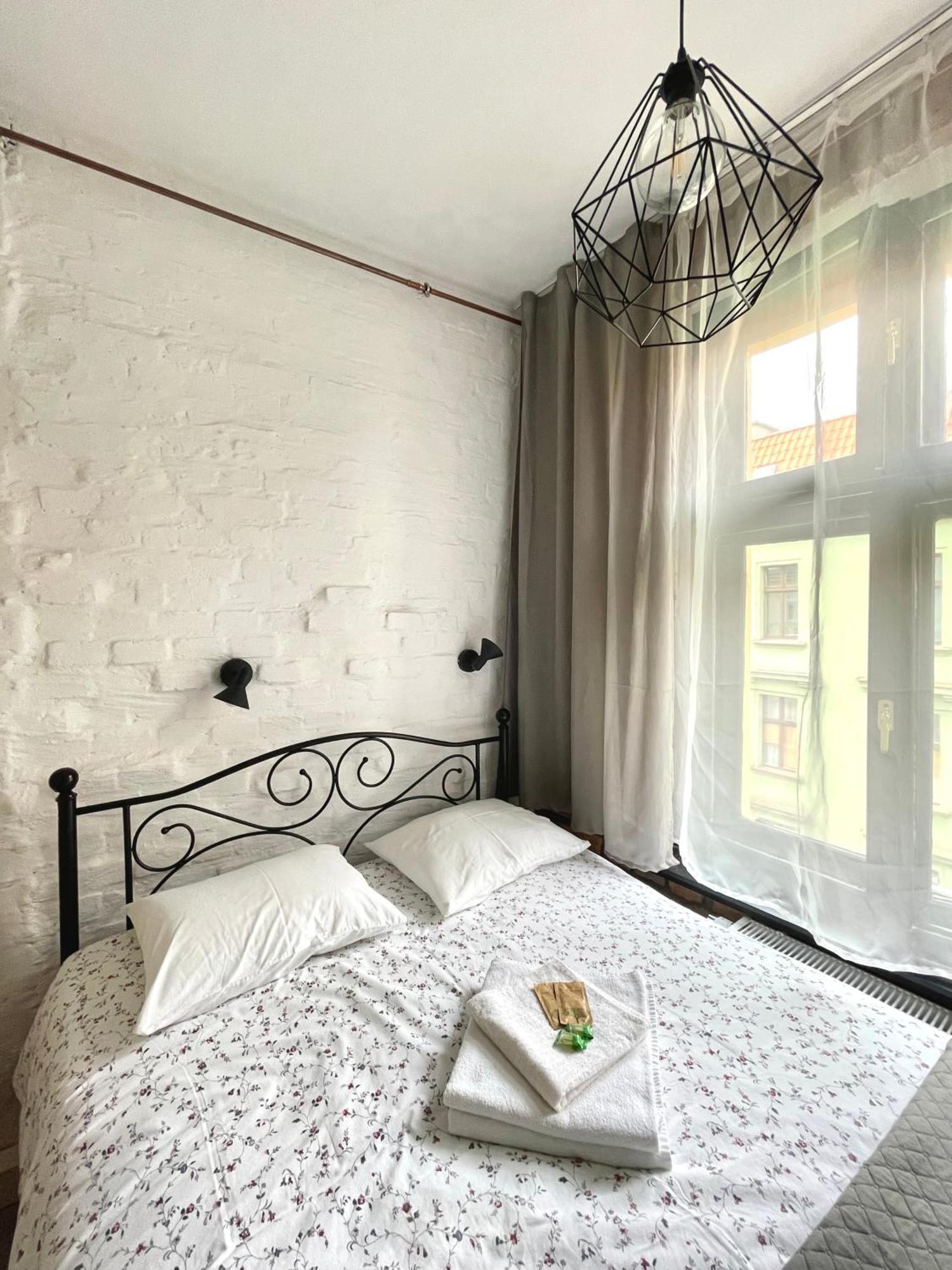 Copernicus Street Apartment - Broken Flowers And Twin Peaks Торунь Екстер'єр фото
